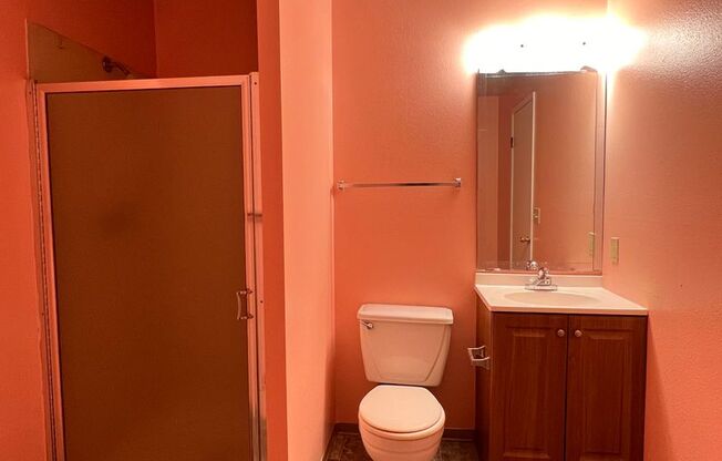 2 beds, 2 baths, 823 sqft, $1,719, Unit 202