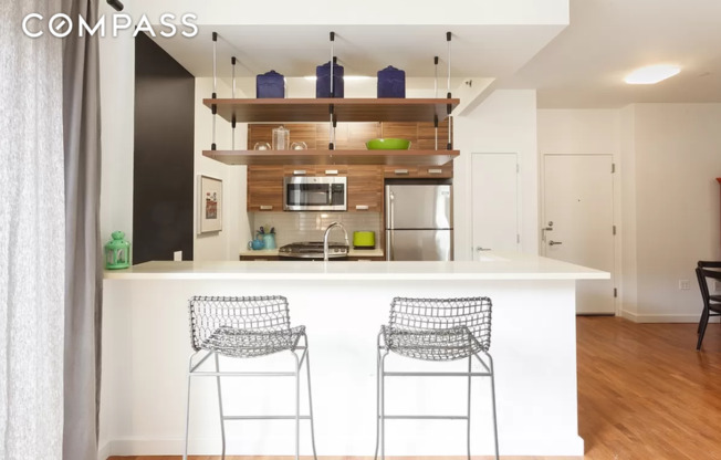 22 CATON PL