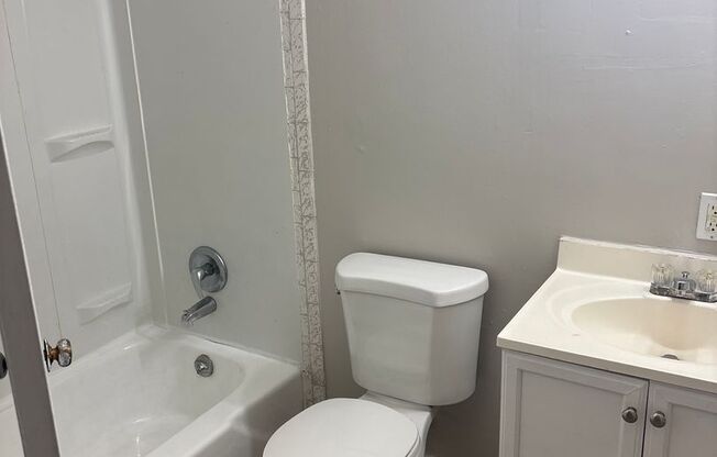 1 bed, 1 bath, 650 sqft, $1,150, Unit 205