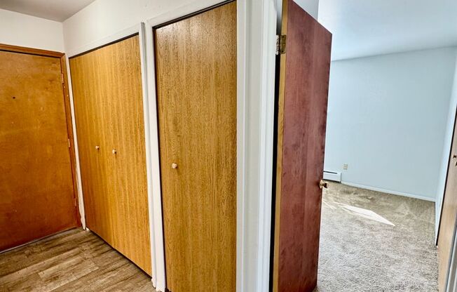 2 beds, 1 bath, 900 sqft, $1,295, Unit 56