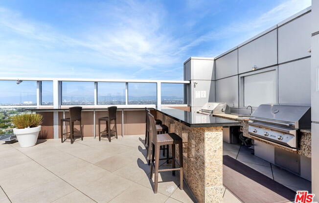 1 bed, 1 bath, 814 sqft, $4,250, Unit 415