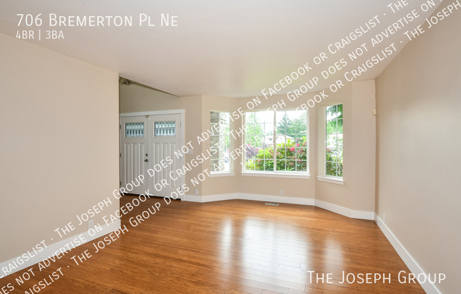 706 BREMERTON PL NE