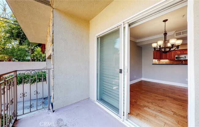 3 beds, 2.5 baths, 1,800 sqft, $4,550, Unit 103