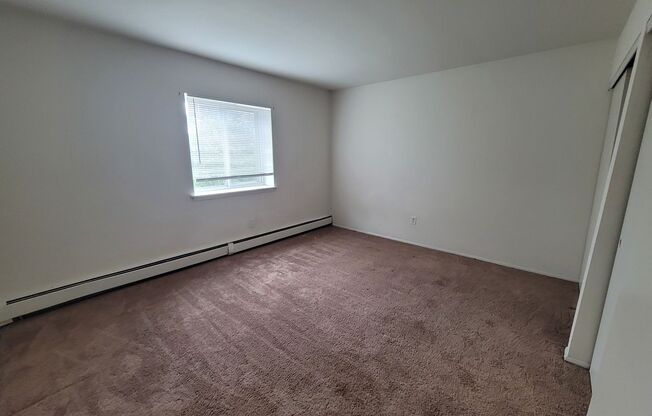 2 beds, 1 bath, $1,425, Unit 316