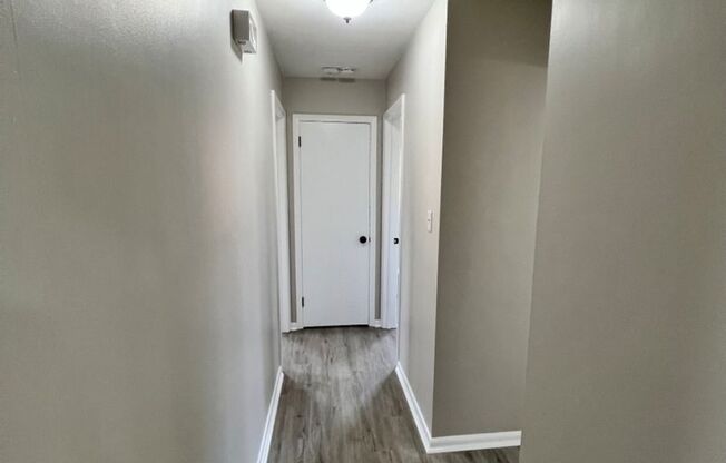 2 beds, 1 bath, 950 sqft, $900, Unit Apt 3