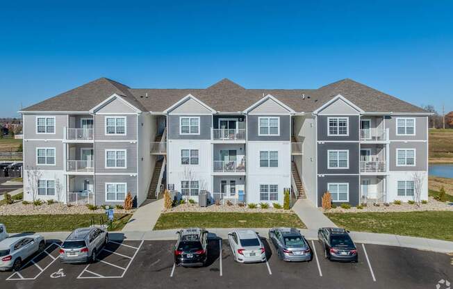 Building Exterior View at The Residences at Akita Lane, Canal Winchester, OH 43110