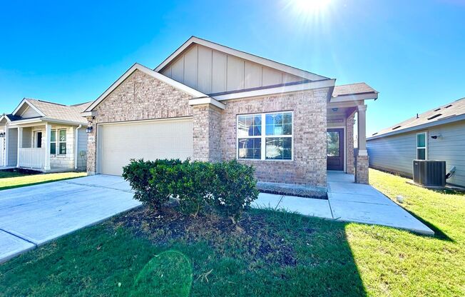 AVAILABLE NOW! 4 Bedroom / 2 Bath Home Near Lackland AFB!