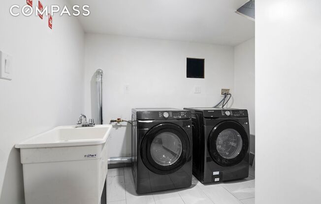 2 beds, 1 bath, $3,500, Unit 1