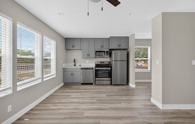 113-201 South Lillie Avenue