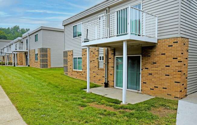 Sioux City Apartments with balcony/patio