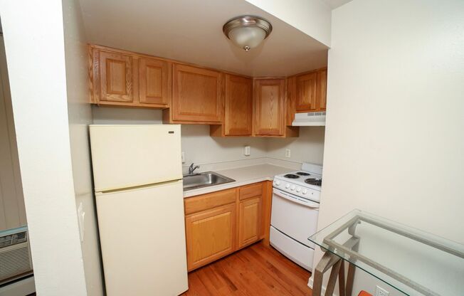 1 bed, 1 bath, 580 sqft, $1,800, Unit 12