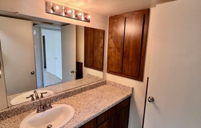 1 bed, 1 bath, 700 sqft, $1,595, Unit 84