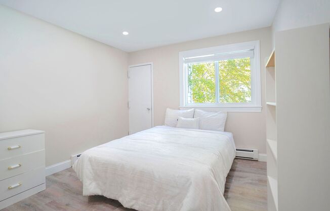 2 beds, 1 bath, 1,050 sqft, $2,750, Unit 75-4