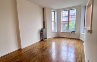 2 beds, 1 bath, $2,500, Unit 3D