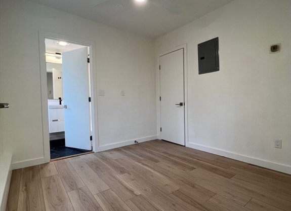 1 bed, 1 bath, 650 sqft, $2,500, Unit 9