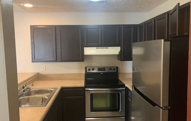 2 beds, 2 baths, $1,200