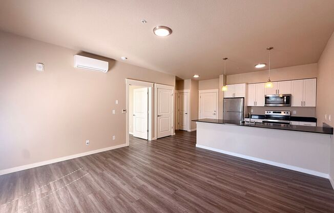 1 bed, 1 bath, 707 sqft, $1,550, Unit 406