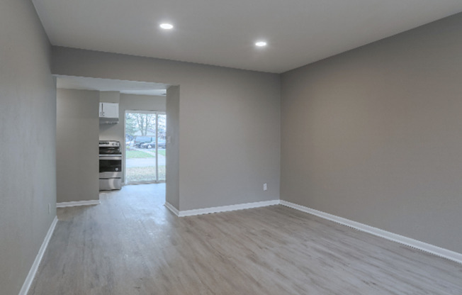 2 beds, 1 bath, 700 sqft, $925, Unit 2108-2 B