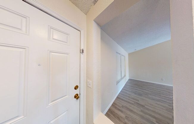 Beautiful 3 Bed/2 Bath Single Family Home In Deltona!!