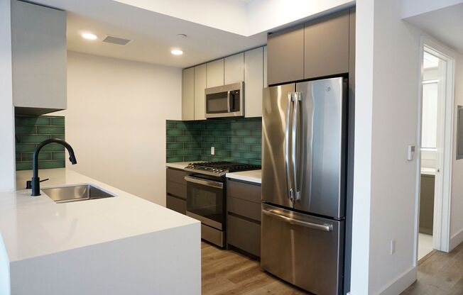 2 beds, 2 baths, 1,045 sqft, $4,914, Unit 402
