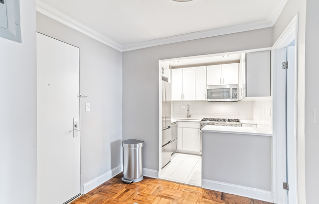 1 bed, 1 bath, $4,950, Unit W8G