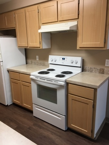 2 beds, 1 bath, 882 sqft, $1,675, Unit 206