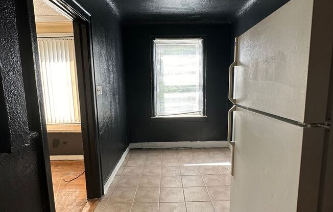 1 bed, 1 bath, $750, Unit 201