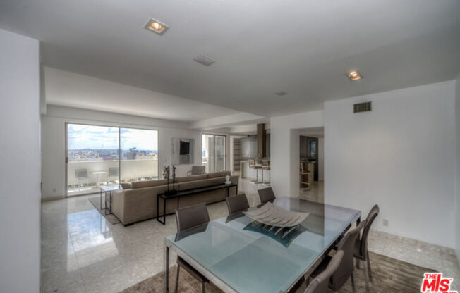 2 beds, 3 baths, 2,085 sqft, $7,250, Unit 1207