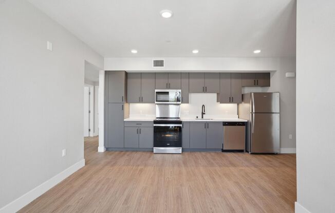 1p709 - 2480 Bancroft Way - The Edge