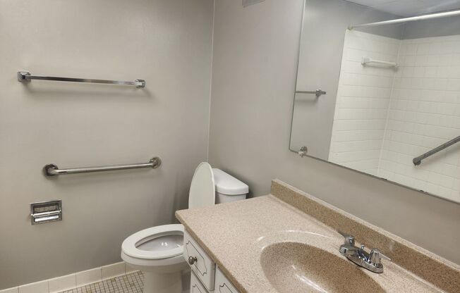 1 bed, 1 bath, 832 sqft, $1,120, Unit WG2-607
