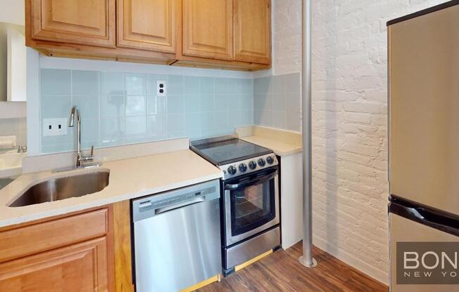 43 E 1 ST