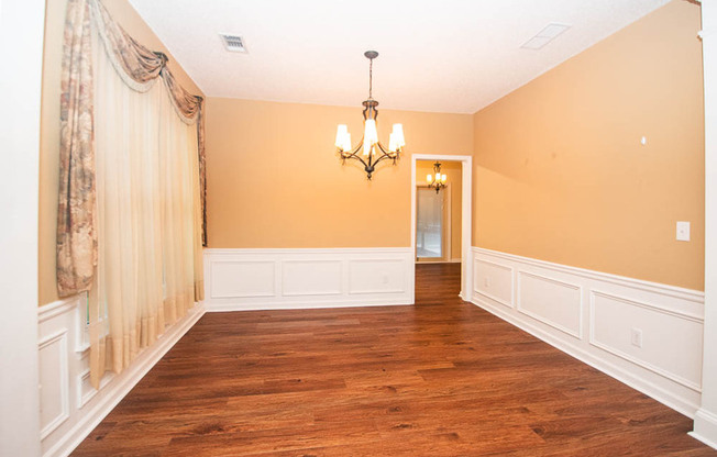 110 WALLNUT HALL CIR