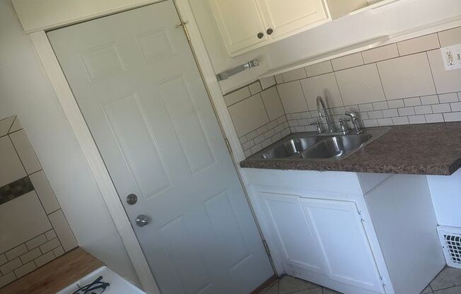 1111 9th Ave N