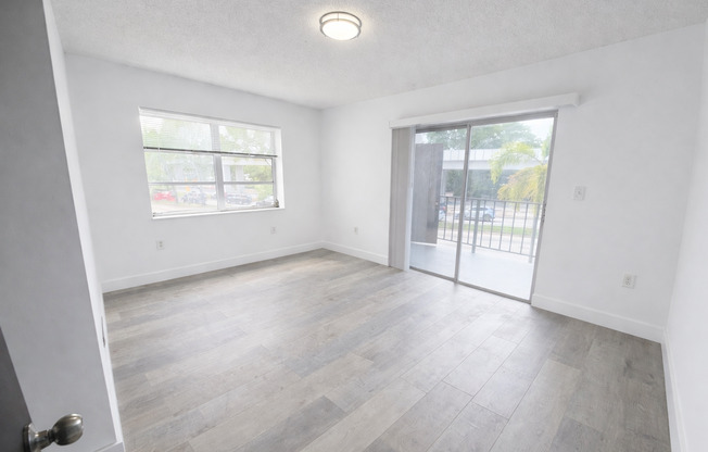 Casa Linda Apartments-3300 S Dixie Hwy