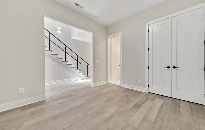 Absolutely STUNNING 3 Bed/ 4 Bath Townhouse By Southpoint! 6 month lease available