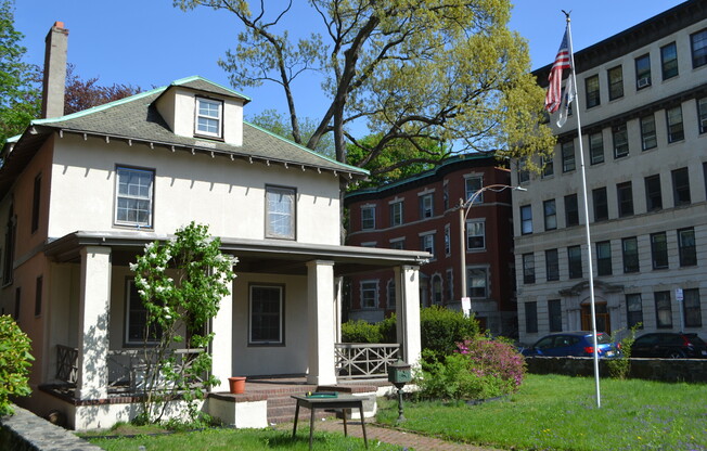 1860 Commonwealth Ave