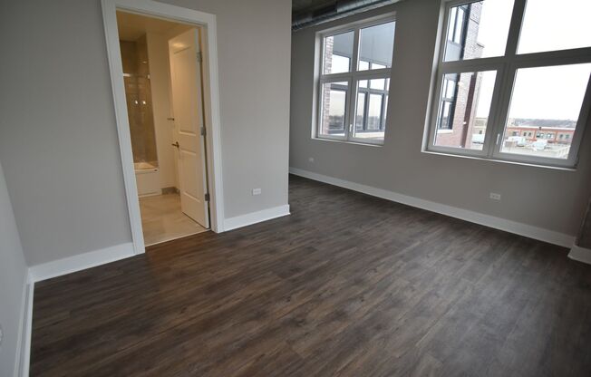 2 beds, 2 baths, 976 sqft, $4,275, Unit 3833-722