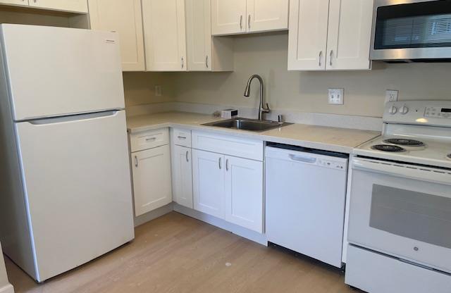 4416 Moorpark AVE 2