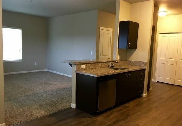 2 beds, 2 baths, 1,029 sqft, $1,695, Unit 116