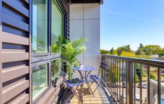 Studio, 1 bath, 352 sqft, $1,195, Unit 629