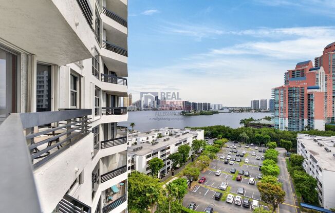 2 beds, 2 baths, $2,700, Unit #1402
