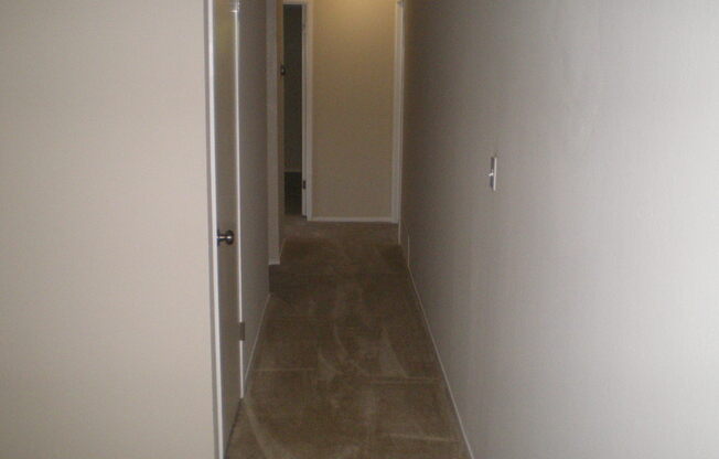 White Drive 1347/1349