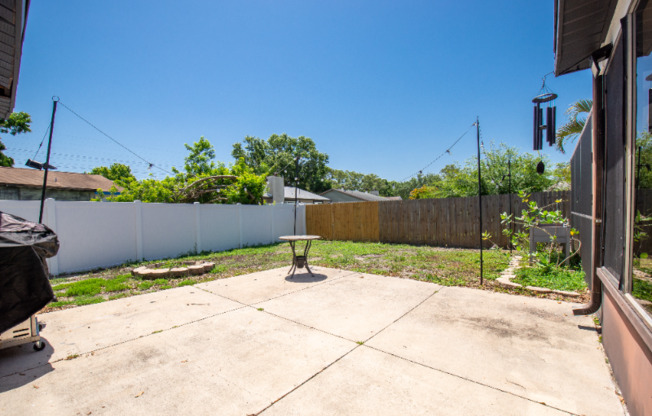 502 TIMBER BAY CIR E