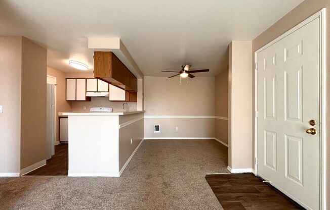 2 beds, 1 bath, 880 sqft, $1,625, Unit 1021