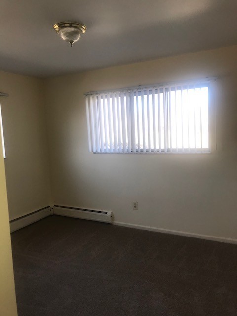 2 beds, 1 bath, 850 sqft, $1,250