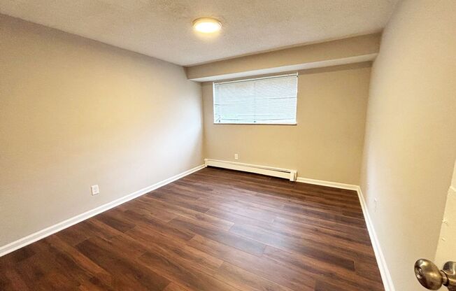 2 beds, 1 bath, 800 sqft, $1,095, Unit 3253-01