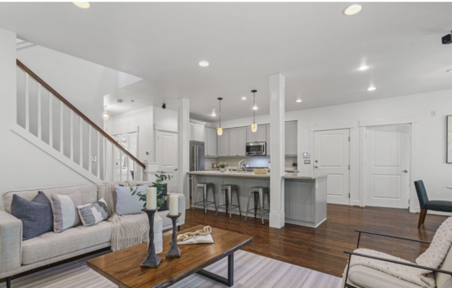 1340 BELLEVUE WAY SE