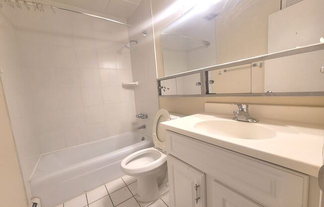 2 beds, 1 bath, $1,195, Unit 113