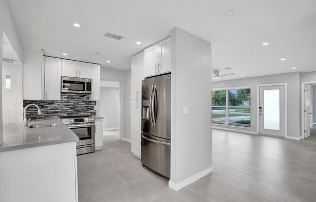 Large 4BD/3BA + Office | Renovated and updated, Single-Family Home – Hollywood, FL | NO HOA
