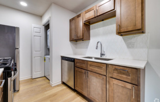 1 bed, 1 bath, 616 sqft, $1,049, Unit 23